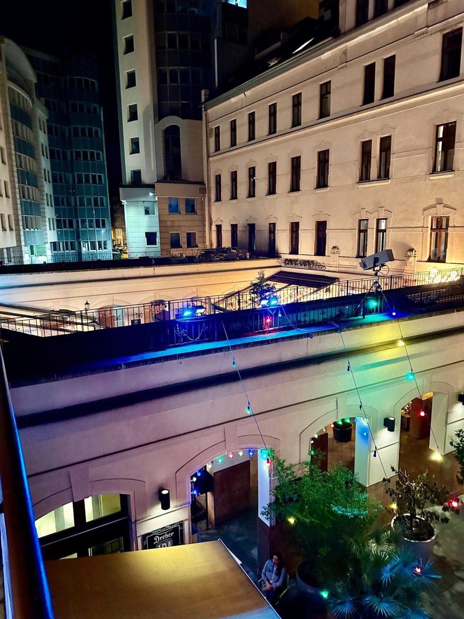 City Center Apartment With Balcony Budapest Ngoại thất bức ảnh
