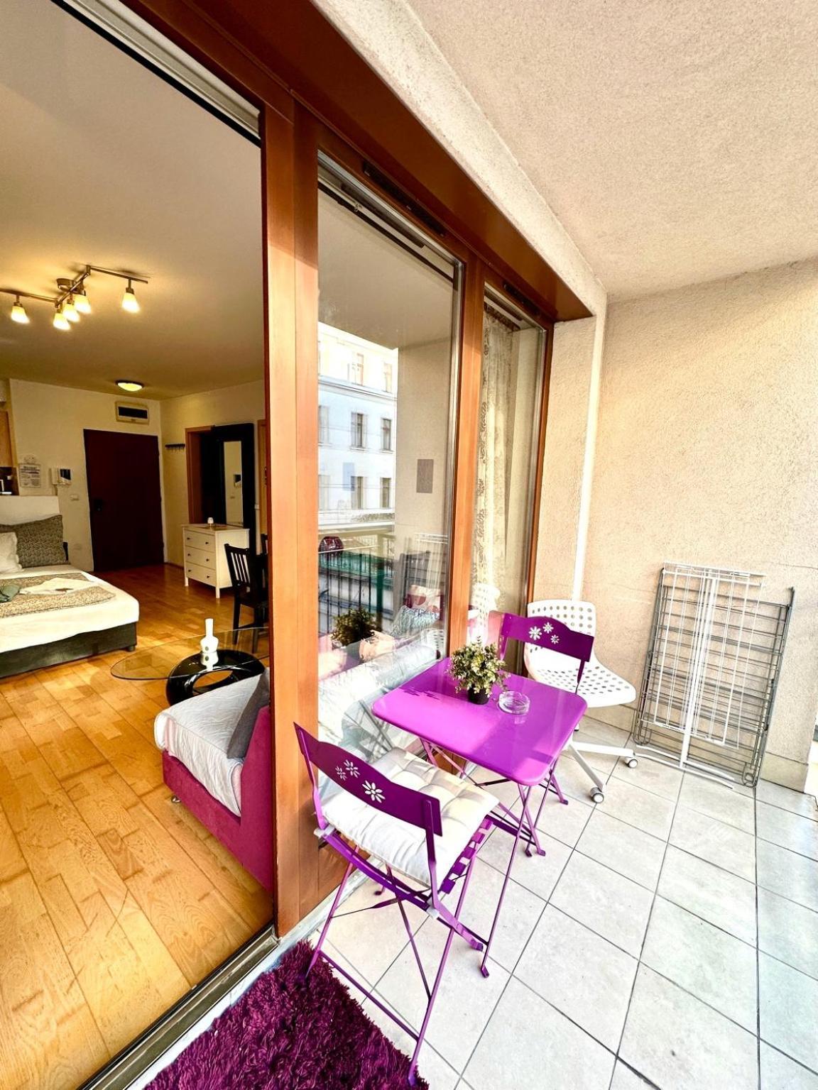 City Center Apartment With Balcony Budapest Ngoại thất bức ảnh